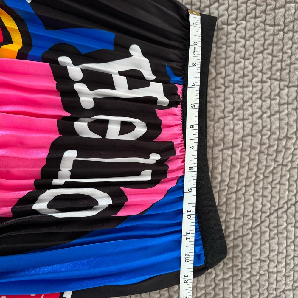 Colorful Graphic Pleated Skirt - Picture 3 of 4